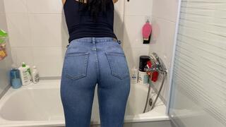 desperate to do pee in jeans