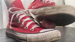 A Shoejob in well worn and dirty Converse Sneakers - Tramplegirl squeezes the cum out of his dick with her red chucks - slavecam only - HD