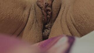 Milf playing with huge labia and rubbing her clit until orgasm