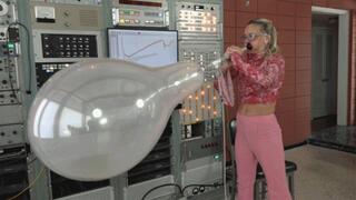 MJ Blows a Double-Stuffed Q18 to Bursting (MP4 - 1080p)