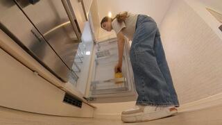 Trying to survive in Maryanas Apartment 4K Version VR360