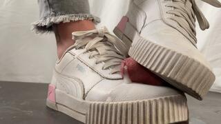 A Shoejob with Puma sneakers - CBT and Full Bodyweight Cockcrush - Sneakerfetish - slavecam only - 4k
