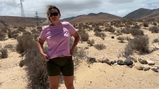 Desperately public pee at the road