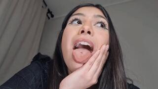 Teen Giantess Cami found five Tiny men to have fun with