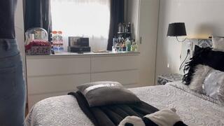 Long farts in very hot jeans