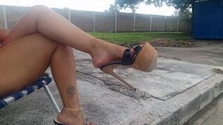 Shescamore sexy Dangling on Black Mule Heels