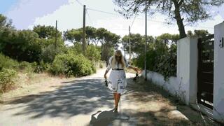 Walking on tiptoes WMV (1920x1080) FHD