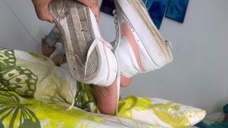 Foot Worship Handjob From Latina Maid