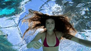 Alone at the Bottom: 4k hd