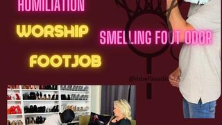 Empress MBella caught the worshipper smelling the sweaty shoes