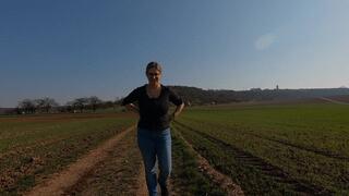 A risky Sunday walk (2024) (MP4)