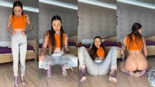 Desperate wetting my new jeans