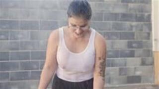 smoking in the rain - mp4 720p