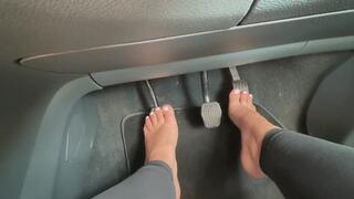 Barefoot pedal pumping in a manual Ford