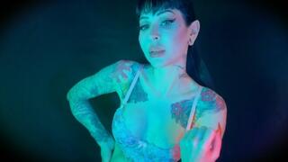 Worship My Sweaty, hairy spots : A Hairy, Stinky, Summertime Treat - PUSSY edition