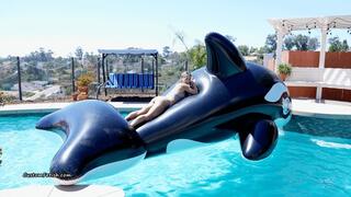 Madi B Deflates Huge Whale at the Pool (No Sound) 4K (3840x2160)