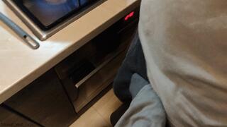 Homemade fries and a big white cock in my neighbours kitchen