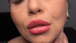 Close up smoking with my juicy lips