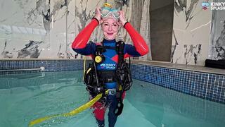 Scuba Diver Masturbates Underwater with A Slutty Crotch Zip in Wetsuit