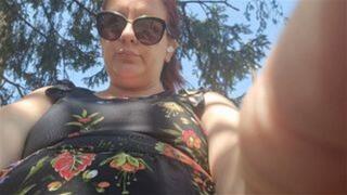 Farts and pee in the public garden 720HD