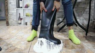 Sticky robber trap MP4 (1280x720) FHD