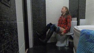Severe diarrhea in a broken toilet