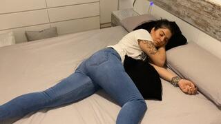 I do a huge pee in my bed