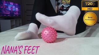 Crumples like your balls under the plump pads of my feet HD