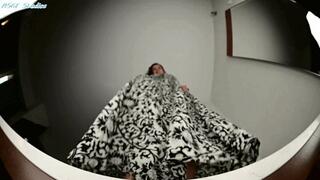 GILF wants you under her dirty sandals! PT 2 - MP4