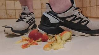 dirty Salomon Supercross 4 crushing old apples