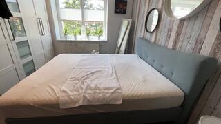 Pussy Cleaner Cuckold