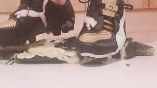 Puma V Kon FG zwermatschen eine Zucchini
