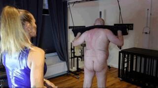 Goddess Kira Gold – BRAND NEW!! – Goddess is using her Singletail with fun