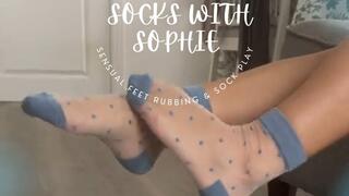 10 mins of toes with Sophie!