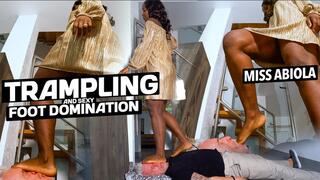 Today I'm going to trample on my white foot rat ( Trampling Session with Miss Abiola ) - 4K UHD MP4