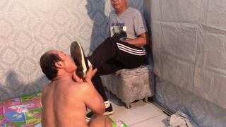 The king beat the slave