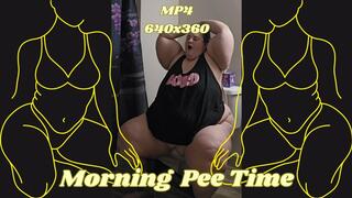 SSBBW Rachel in Her First Pee Clip MP4 640x360