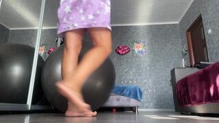 Sexy play with yogaball