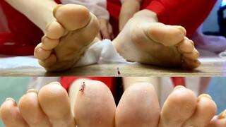 Worship of the feet of an Asian Giantess mp4