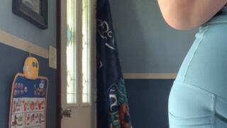 Carina Racy - Giantess Unaware Vore with Ice Cream