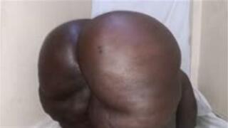 OILED SUPER FAT BIG ASS SPREADING WIDE AND CLAPPING