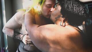 Glistening Glow, Golden Touch