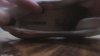 Maleka shrinks and teases the foot perv VR4K