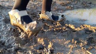 Top 32 min by Sexy Nina! Broken high heels muddy and wet, bending high heels in mud