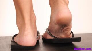 Flip Flop Seduction - Shoeplay - HD MP4