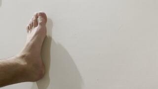feet 3276584
