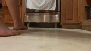 Crusty dirty dry barefoot toe pointing