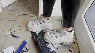 smashing a piano with my new rocks