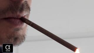 Smoking More menthol 120s super closeup