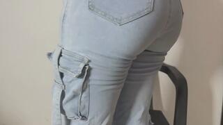 ME ORINO EN MIS JEANS